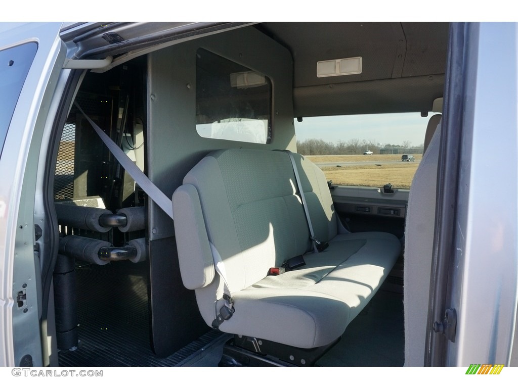 2011 E Series Van E350 XLT Passenger - Ingot Silver Metallic / Medium Flint photo #33