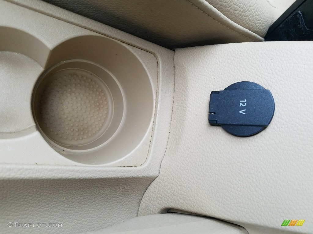 2006 Jetta 2.5 Sedan - Campanella White / Pure Beige photo #25