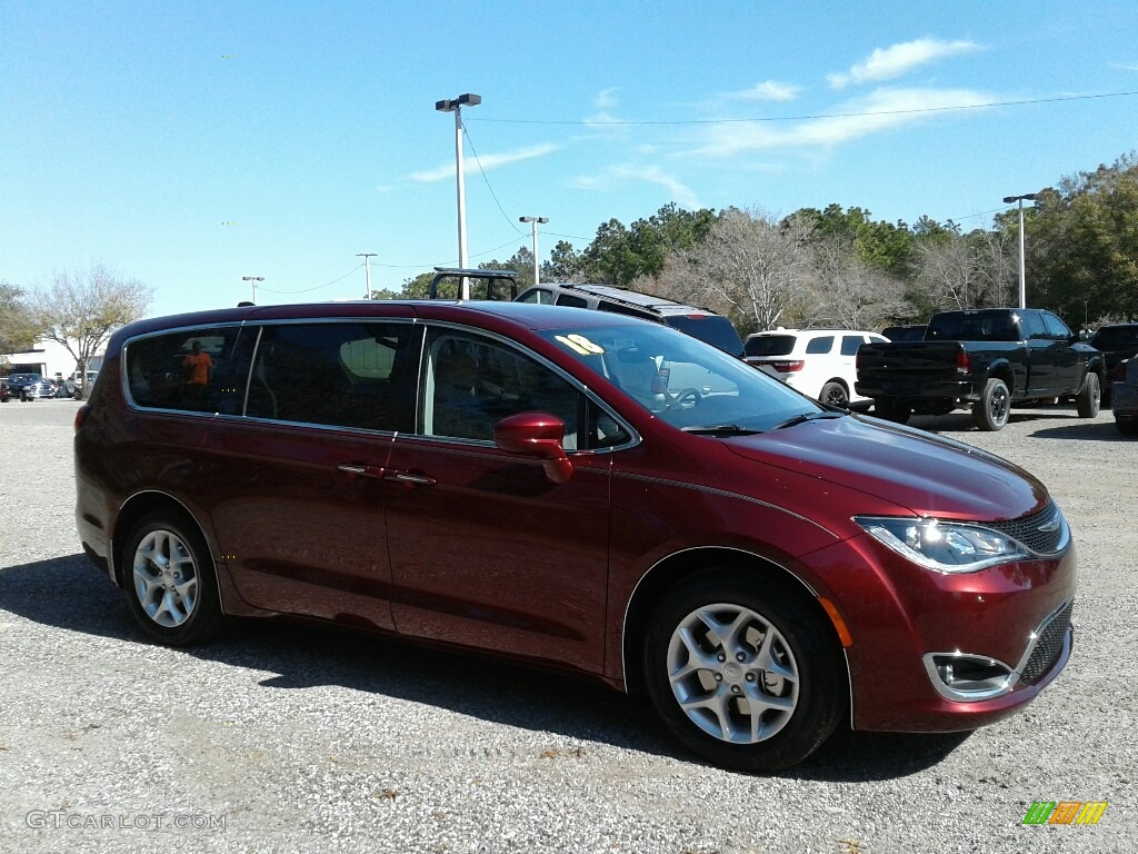 2018 Pacifica Touring Plus - Velvet Red Pearl / Cognac/Alloy/Toffee photo #7