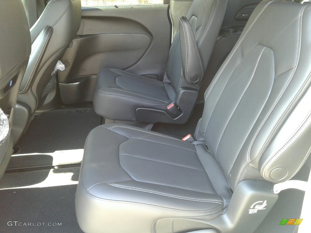 2018 Pacifica Touring L - Bright White / Black/Diesel photo #10