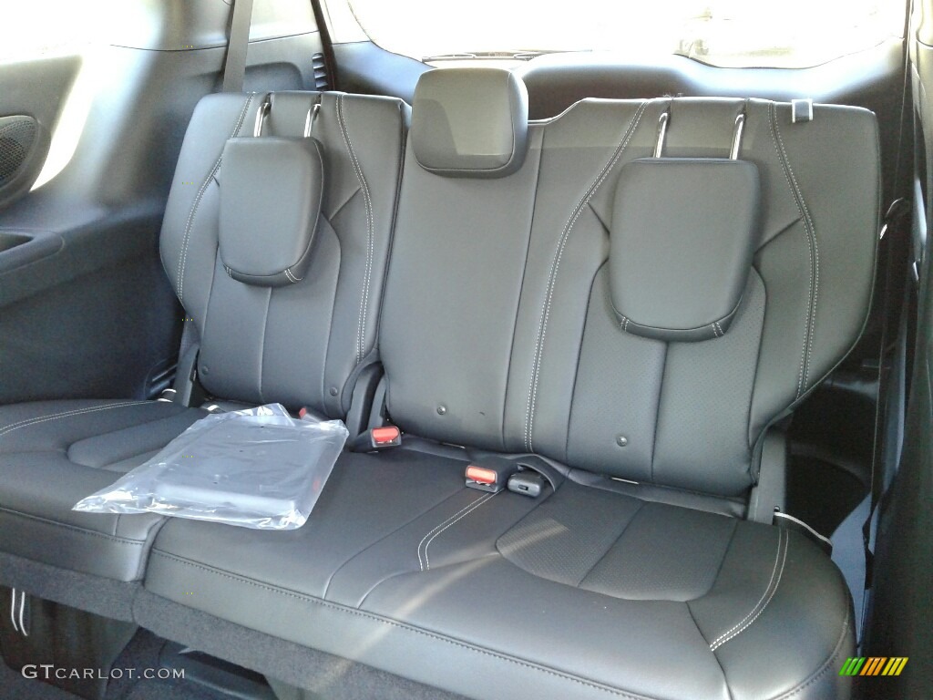 2018 Pacifica Touring L - Bright White / Black/Diesel photo #11