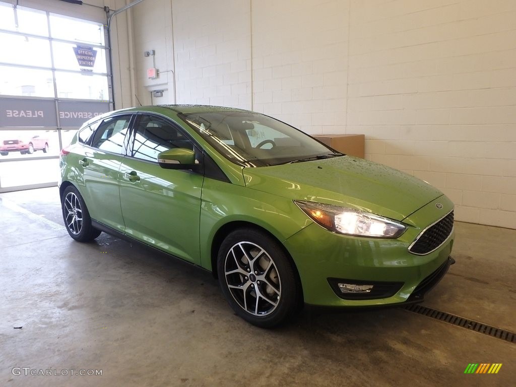 2018 Focus SEL Hatch - Outrageous Green / Charcoal Black photo #1