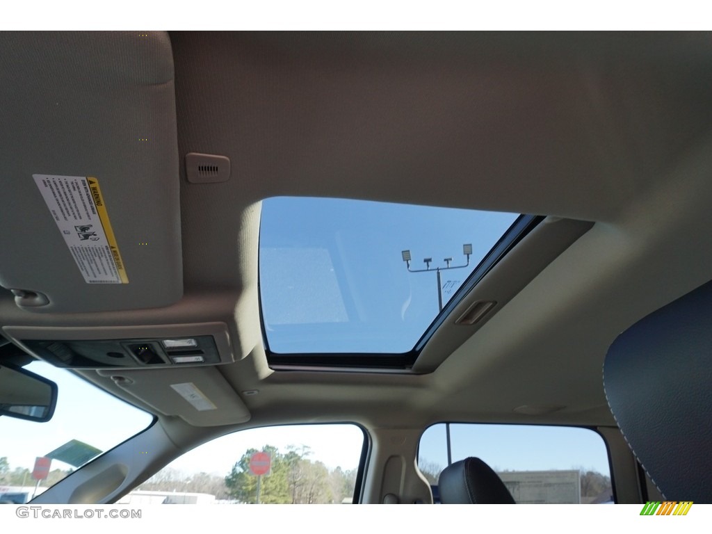 2018 1500 Laramie Crew Cab - Bright White / Black photo #11