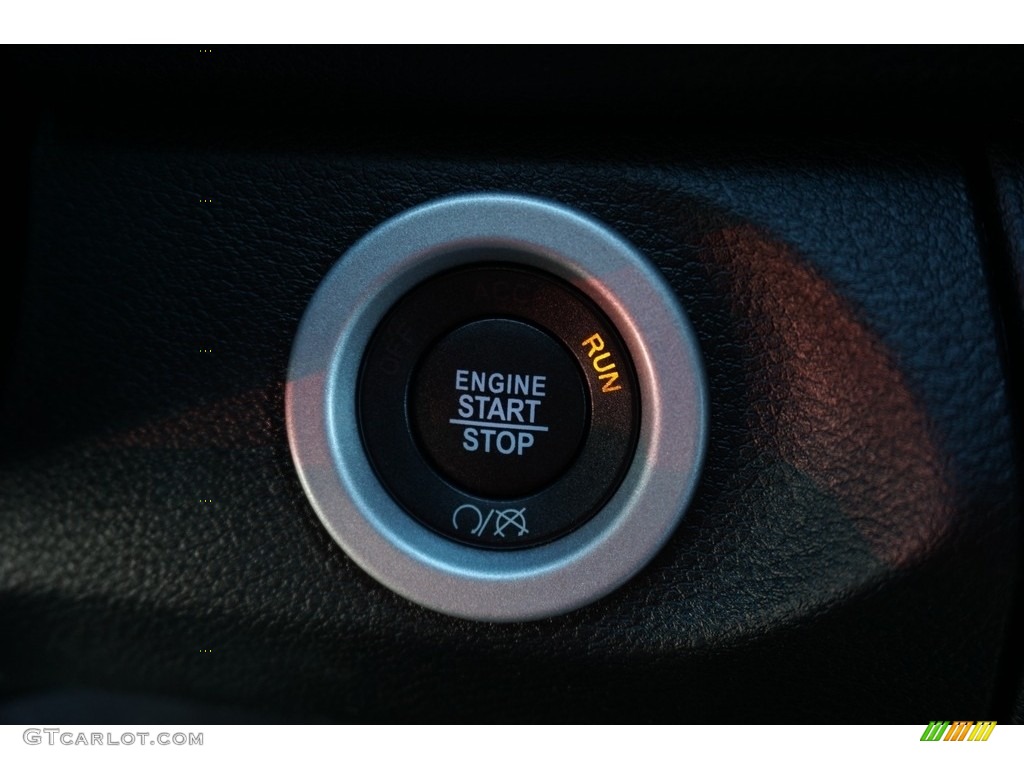 2018 1500 Laramie Crew Cab - Bright White / Black photo #17
