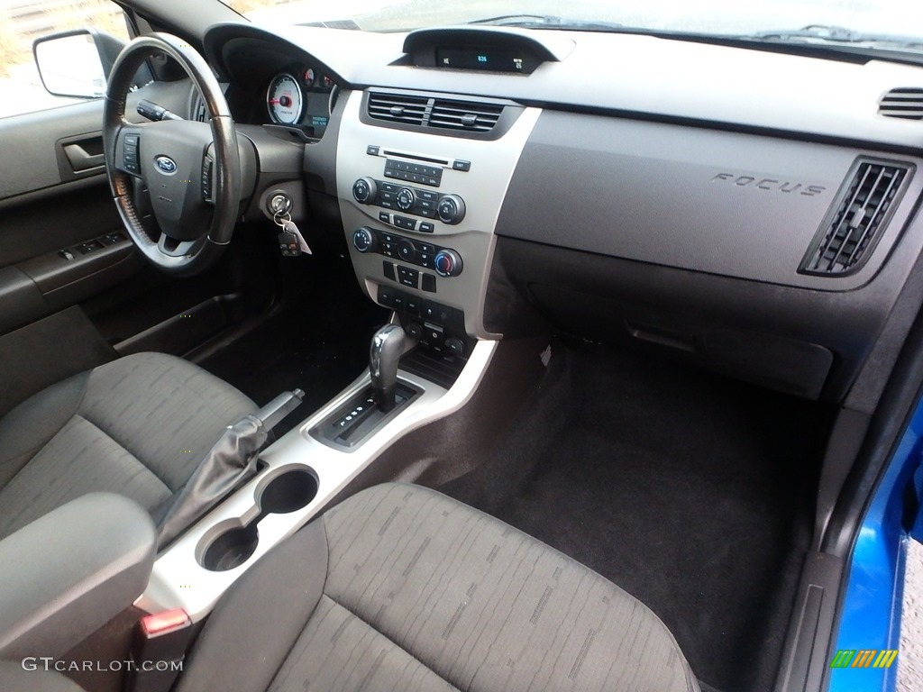 2010 Focus SE Sedan - Blue Flame Metallic / Charcoal Black photo #11