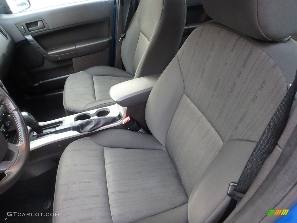 2010 Focus SE Sedan - Blue Flame Metallic / Charcoal Black photo #15