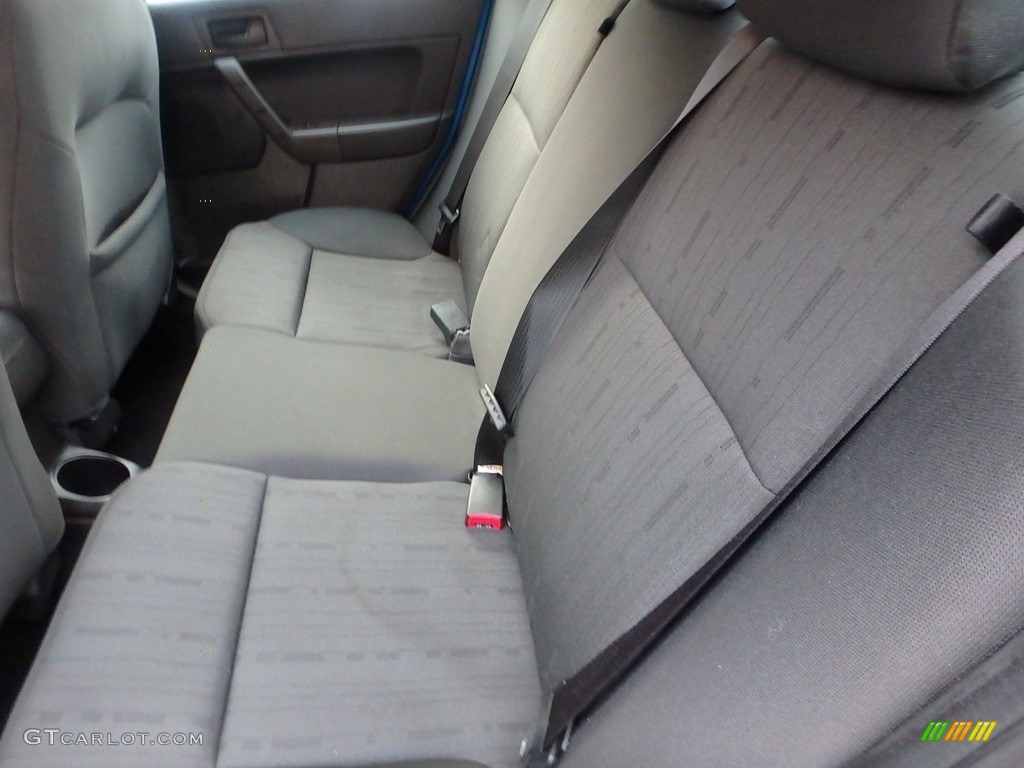 2010 Focus SE Sedan - Blue Flame Metallic / Charcoal Black photo #16