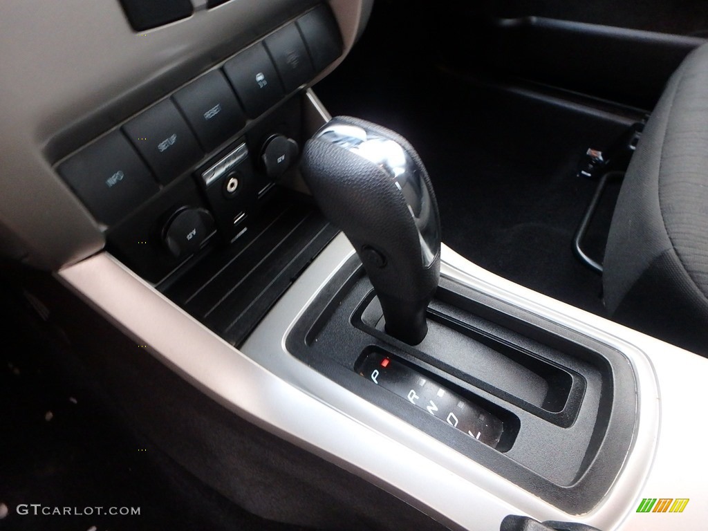 2010 Focus SE Sedan - Blue Flame Metallic / Charcoal Black photo #20