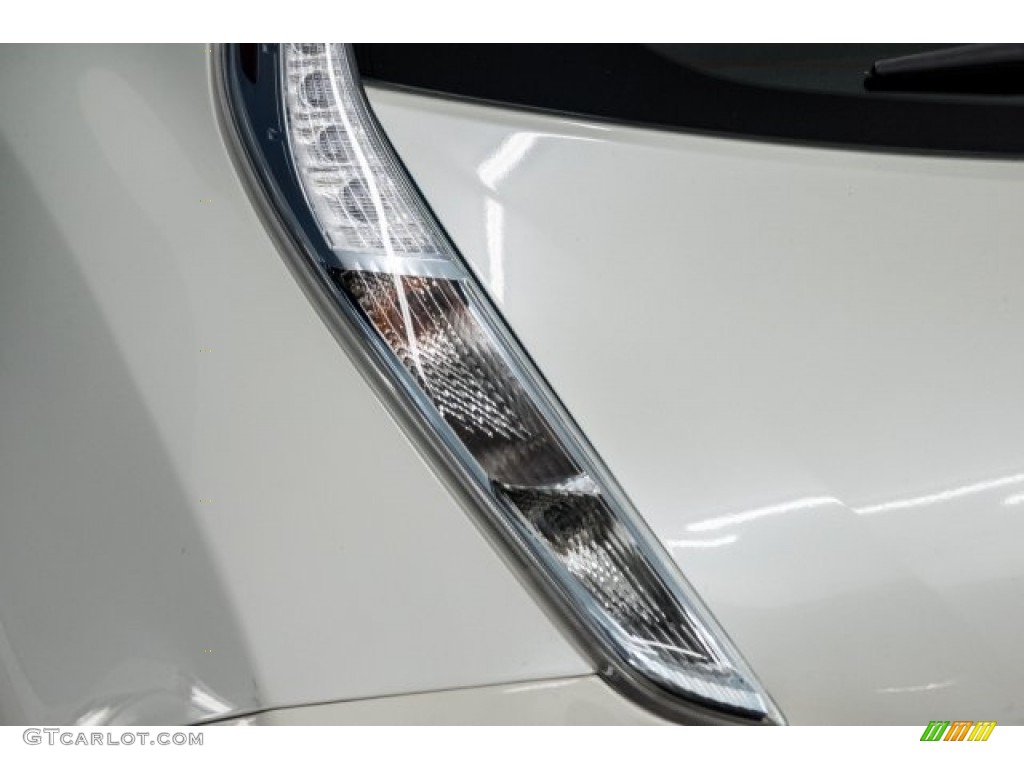 2013 LEAF SL - Glacier White / Black photo #19