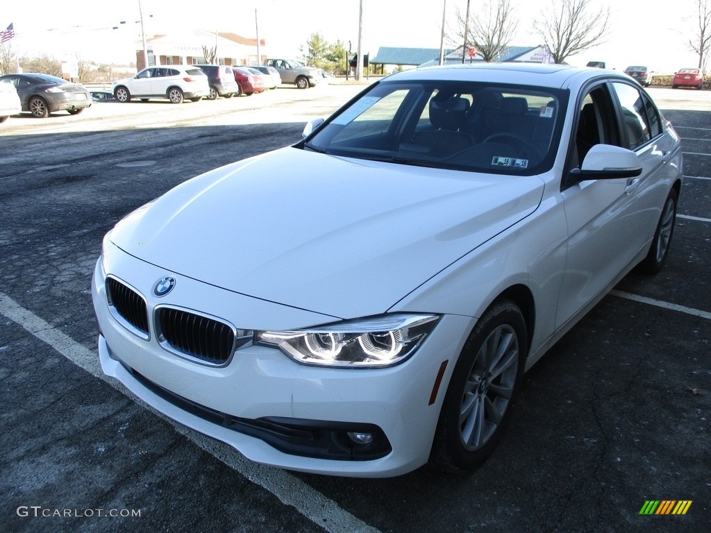 2018 3 Series 320i xDrive Sedan - Alpine White / Black photo #7