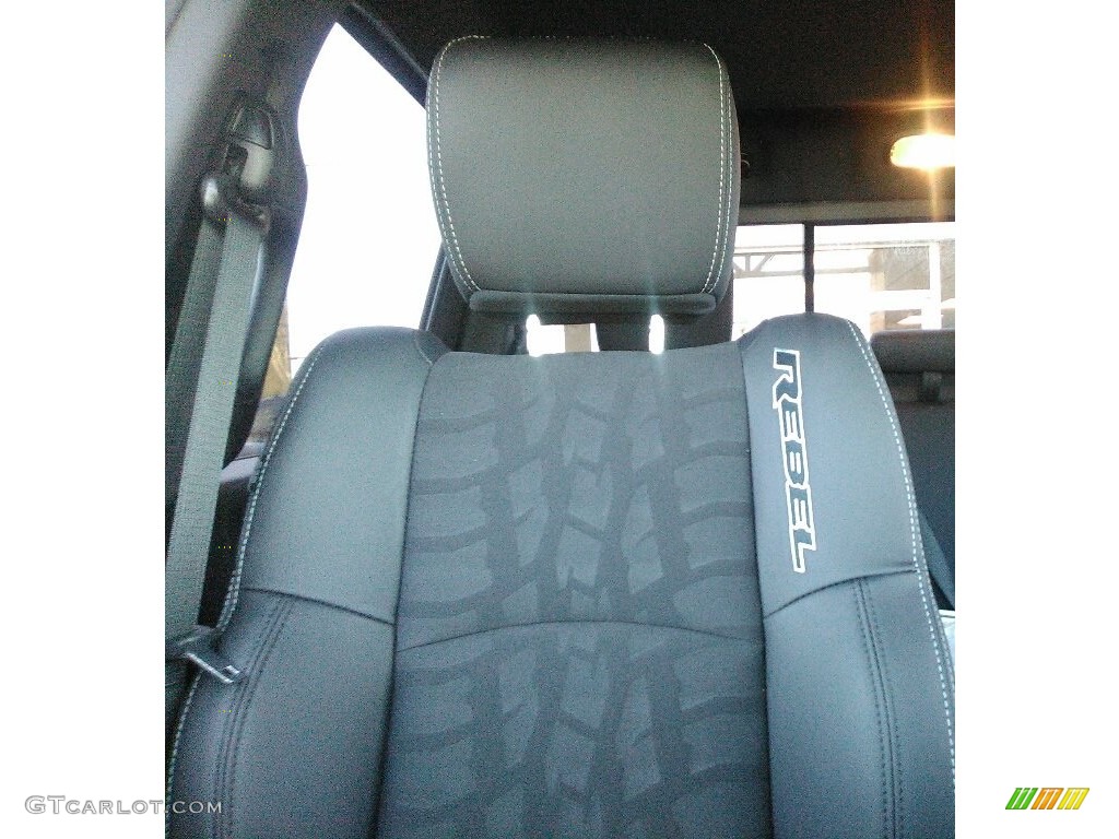 2018 1500 Rebel Crew Cab 4x4 - Brilliant Black Crystal Pearl / Black photo #8