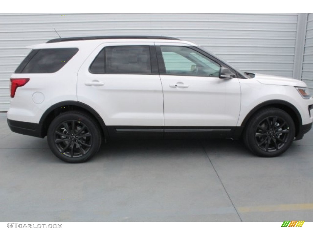 2018 Explorer XLT - White Platinum / Ebony Black photo #12