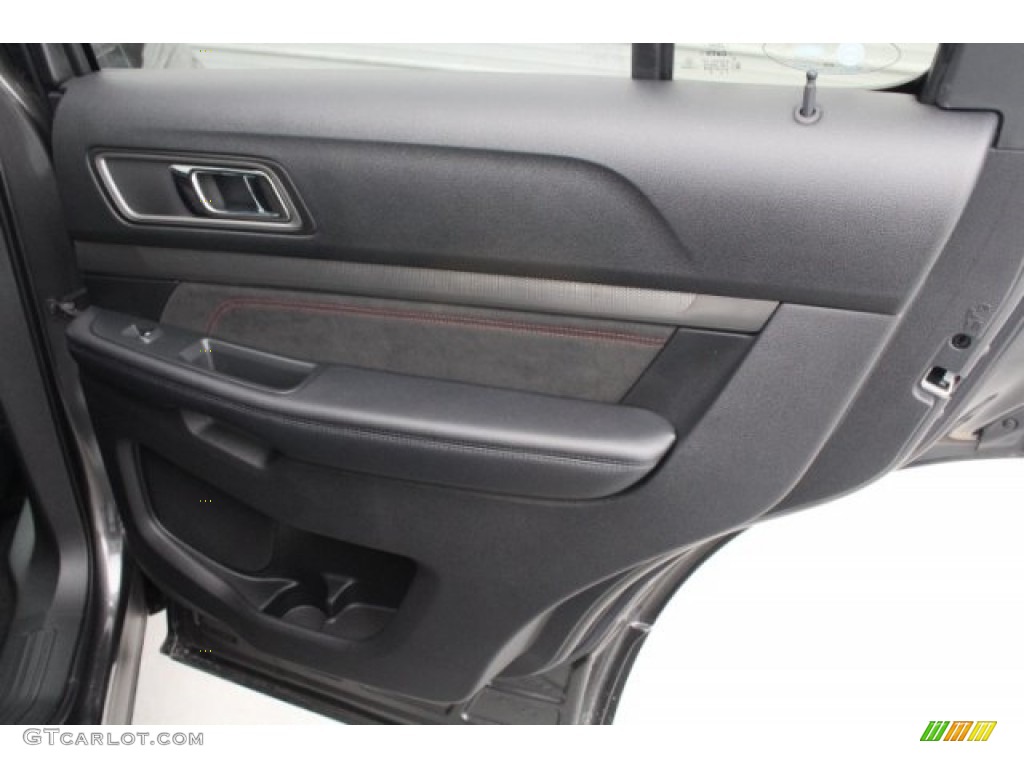 2018 Explorer XLT - Magnetic Metallic / Ebony Black photo #32