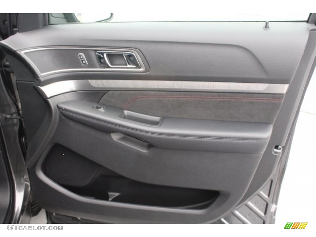 2018 Explorer XLT - Magnetic Metallic / Ebony Black photo #35