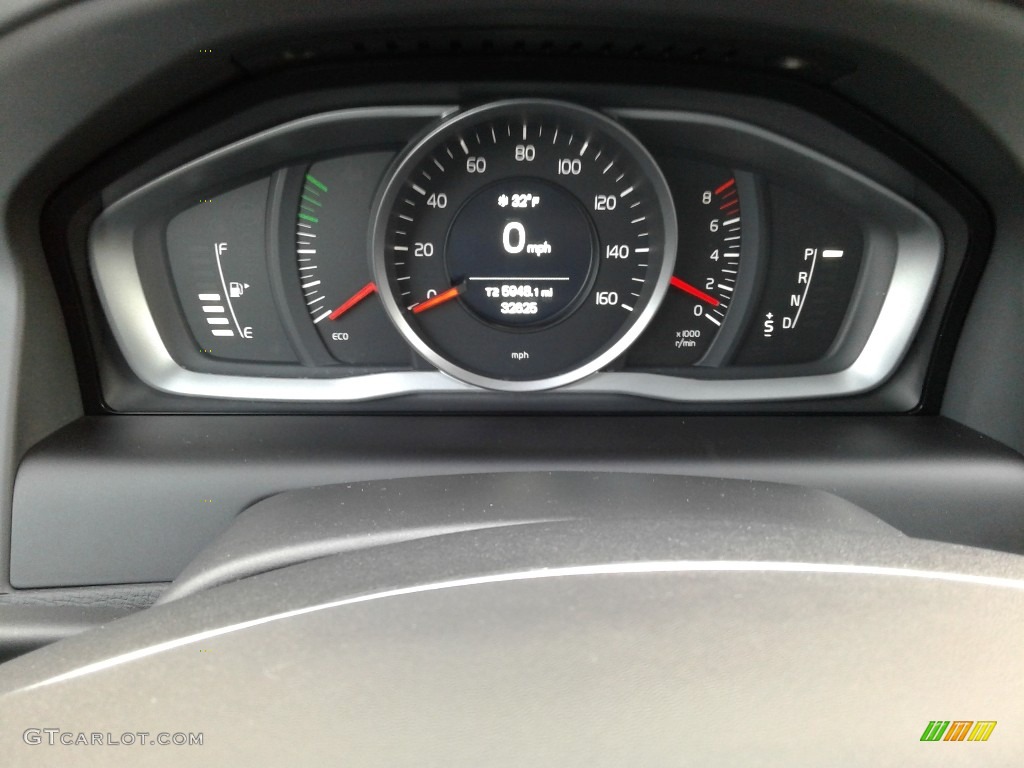2017 Volvo XC60 T5 Inscription Gauges Photo #125111444