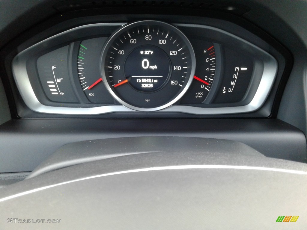 2017 Volvo XC60 T5 Inscription Gauges Photos