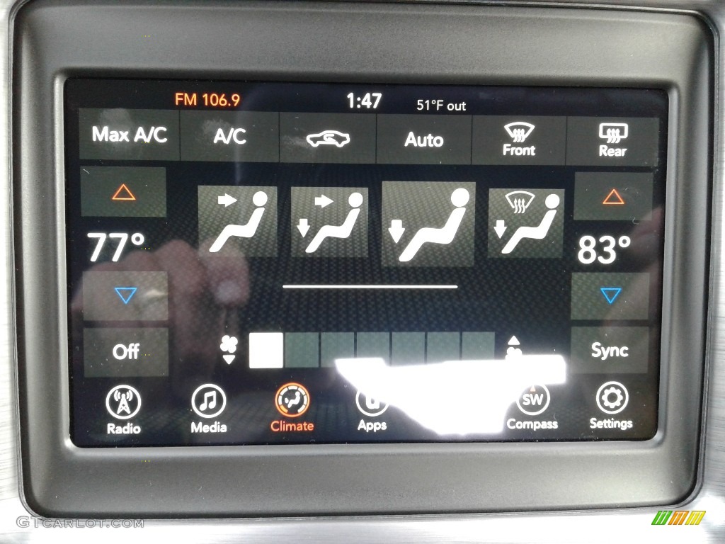 2018 Challenger SXT - F8 Green / Black photo #22
