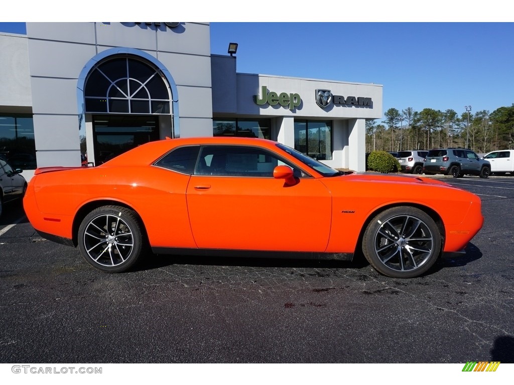2018 Challenger R/T - Go Mango / Black photo #7