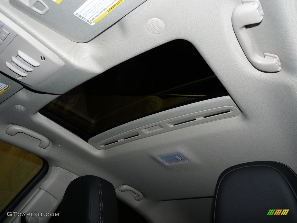 2018 Encore Sport Touring AWD - Winterberry Red Metallic / Ebony photo #5