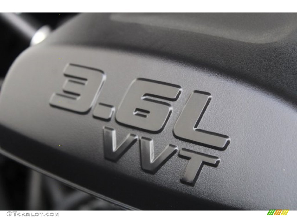 2017 1500 Express Crew Cab - Bright Silver Metallic / Black/Diesel Gray photo #30