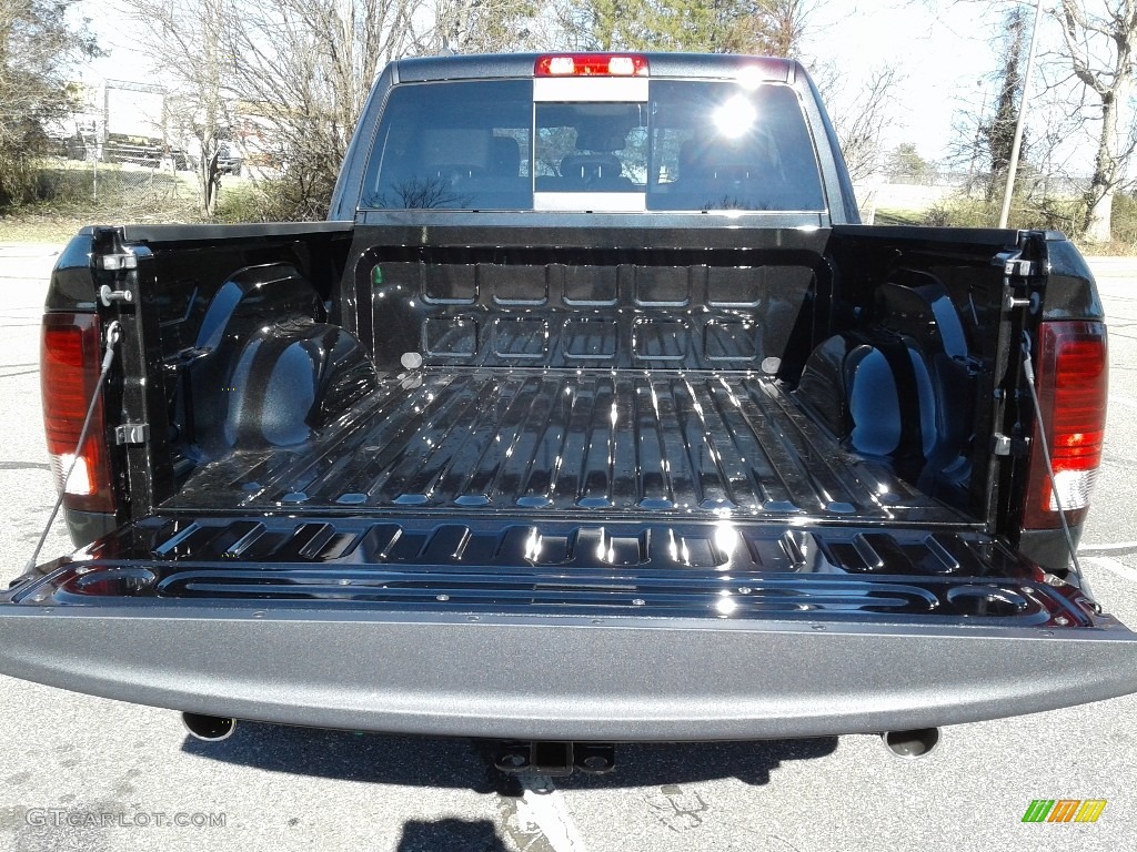 2018 1500 Night Crew Cab 4x4 - Brilliant Black Crystal Pearl / Black photo #12