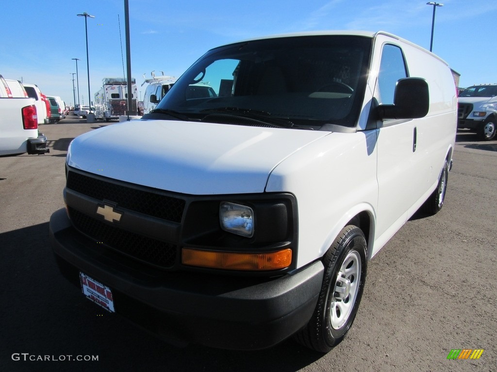 Summit White Chevrolet Express