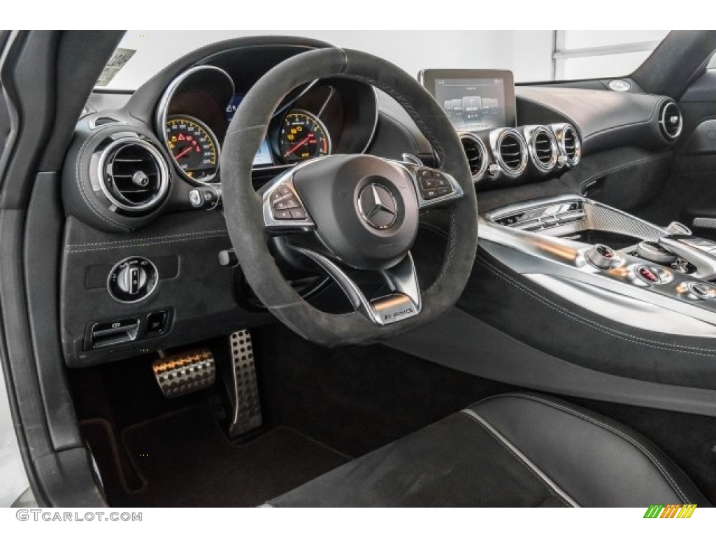 2017 Mercedes-Benz AMG GT S Coupe Dashboard Photos