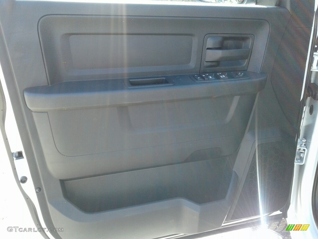 2018 1500 Express Crew Cab - Bright White / Black/Diesel Gray photo #17