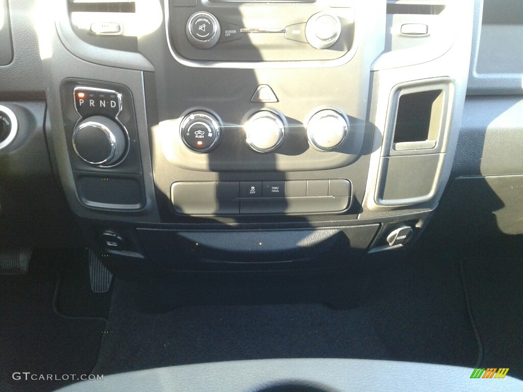 2018 1500 Express Crew Cab - Flame Red / Black/Diesel Gray photo #16