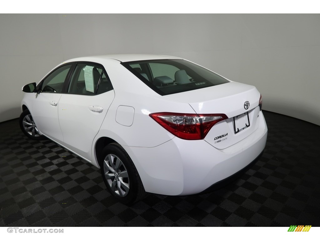 2015 Corolla LE - Super White / Ash photo #9