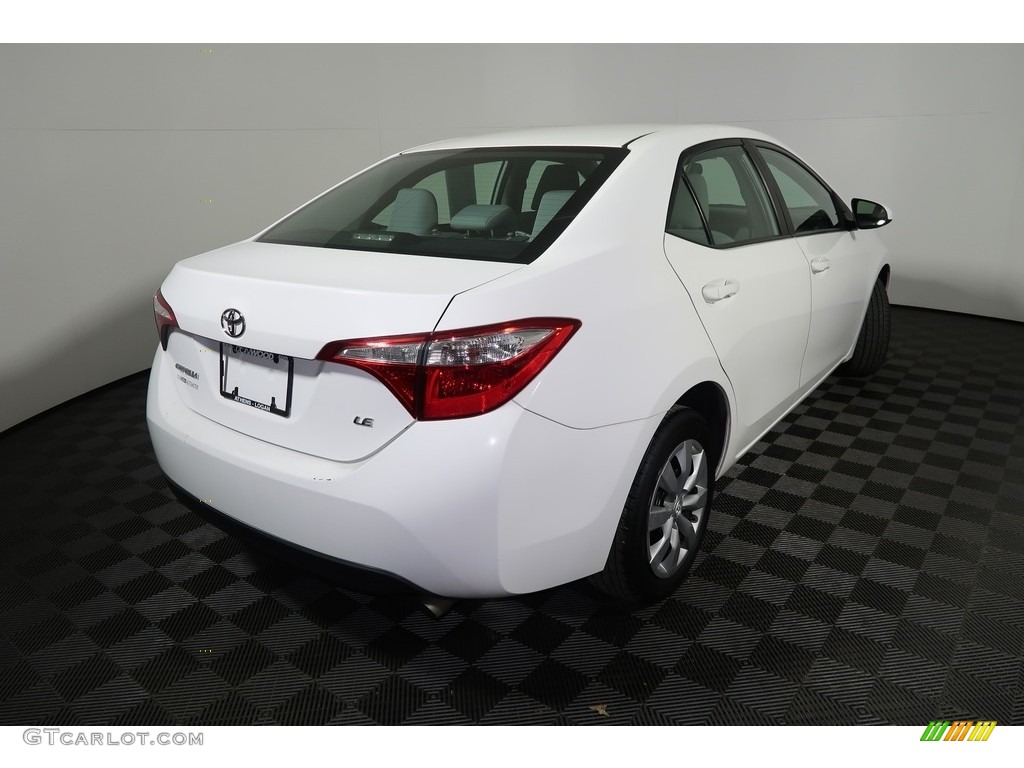 2015 Corolla LE - Super White / Ash photo #13