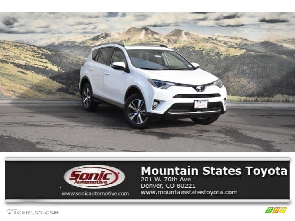 2018 RAV4 XLE - Super White / Black photo #1