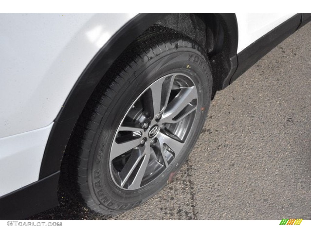 2018 RAV4 XLE - Super White / Black photo #9