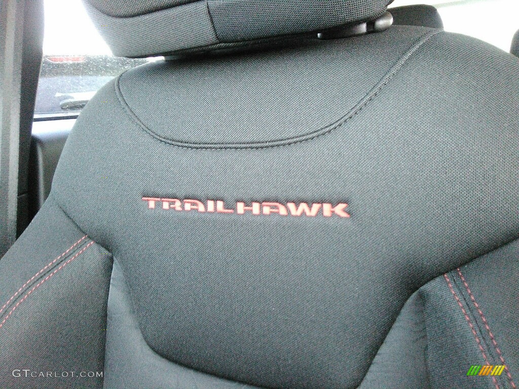 2017 Renegade Trailhawk 4x4 - Alpine White / Black photo #3