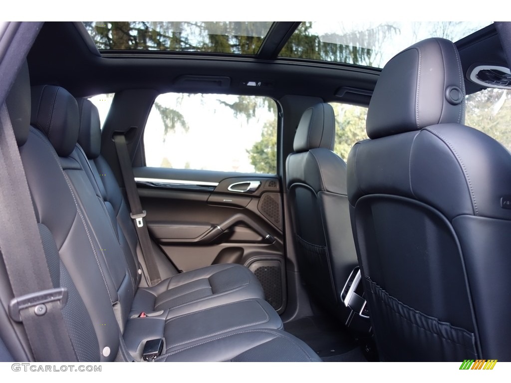 2015 Cayenne Diesel - Black / Black photo #17