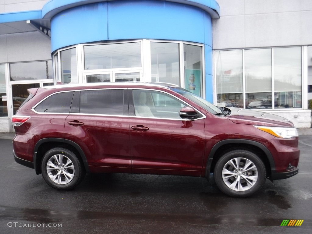 2015 Highlander XLE AWD - Ooh La La Rouge Mica / Almond photo #2