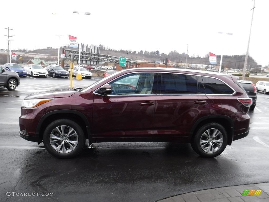 2015 Highlander XLE AWD - Ooh La La Rouge Mica / Almond photo #7