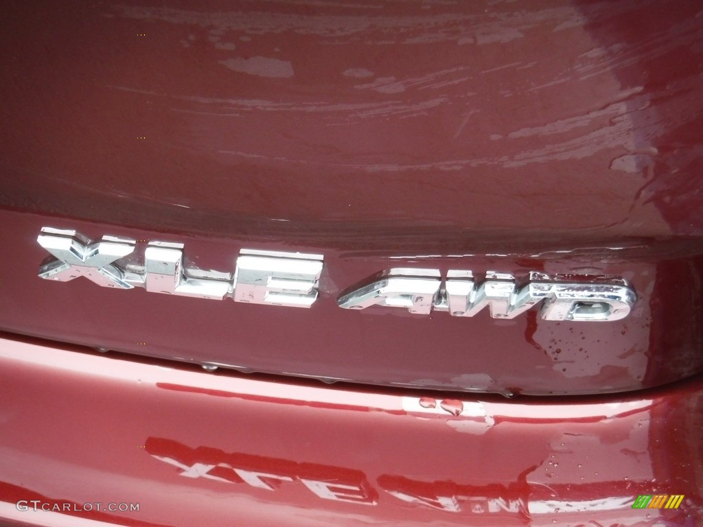 2015 Highlander XLE AWD - Ooh La La Rouge Mica / Almond photo #11