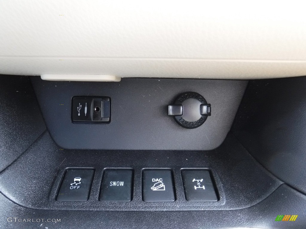 2015 Highlander XLE AWD - Ooh La La Rouge Mica / Almond photo #21