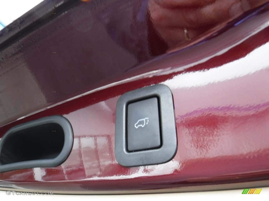 2015 Highlander XLE AWD - Ooh La La Rouge Mica / Almond photo #32
