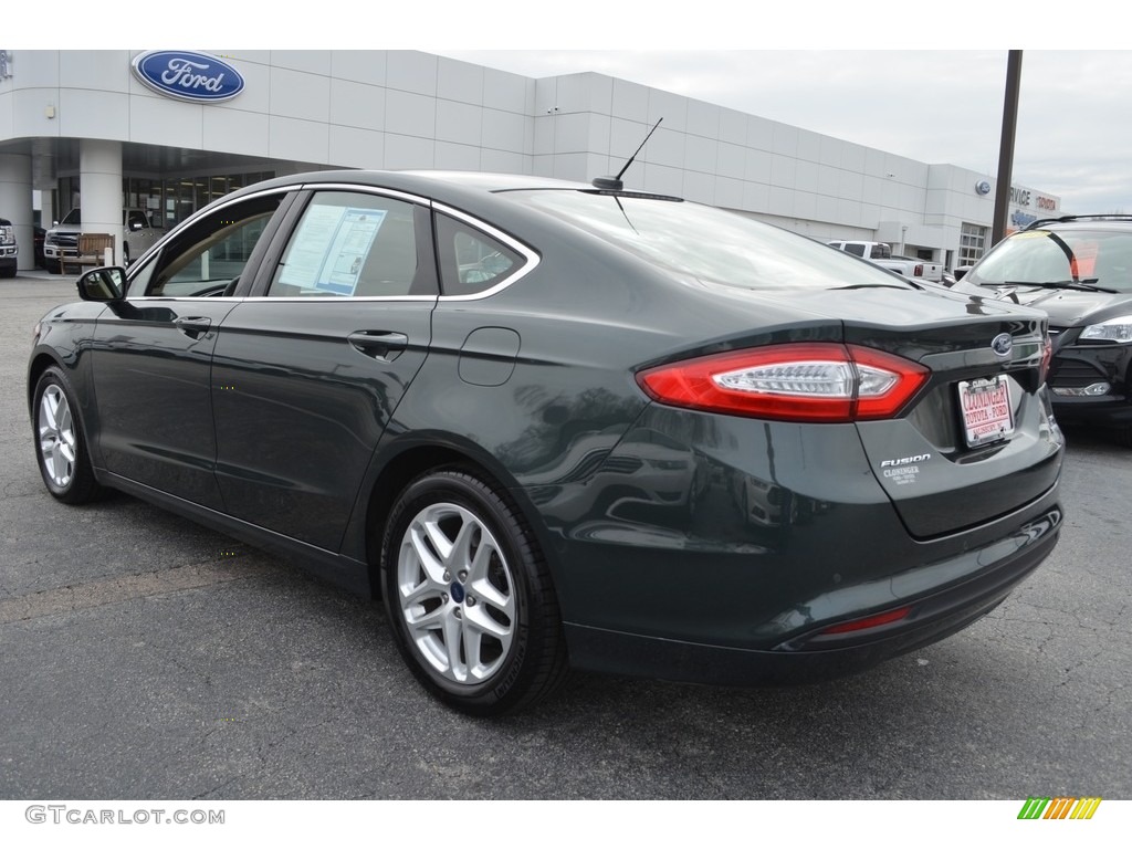2016 Fusion SE - Guard Metallic / Dune photo #4
