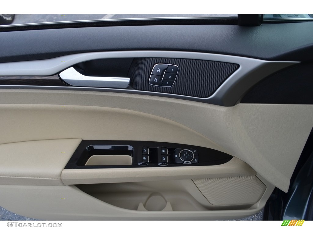 2016 Fusion SE - Guard Metallic / Dune photo #8