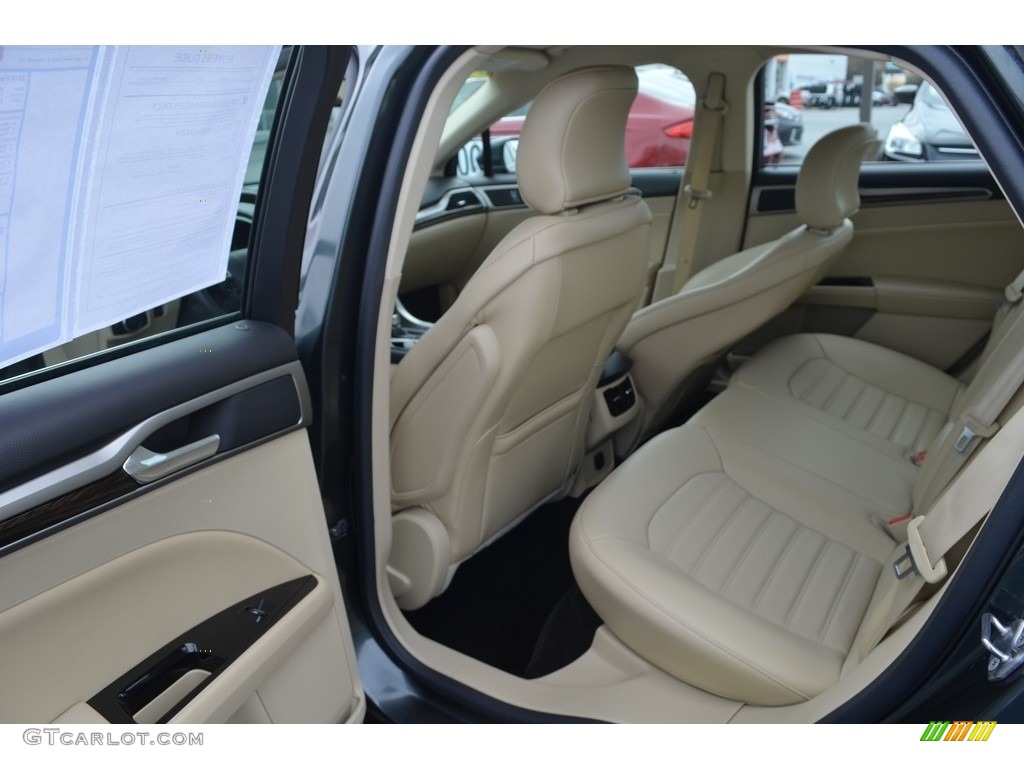 2016 Fusion SE - Guard Metallic / Dune photo #11
