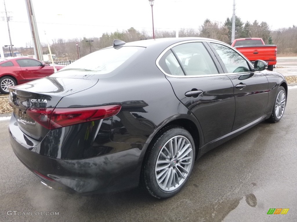 2018 Giulia Ti AWD - Vulcano Black Metallic / Black/Tan photo #7