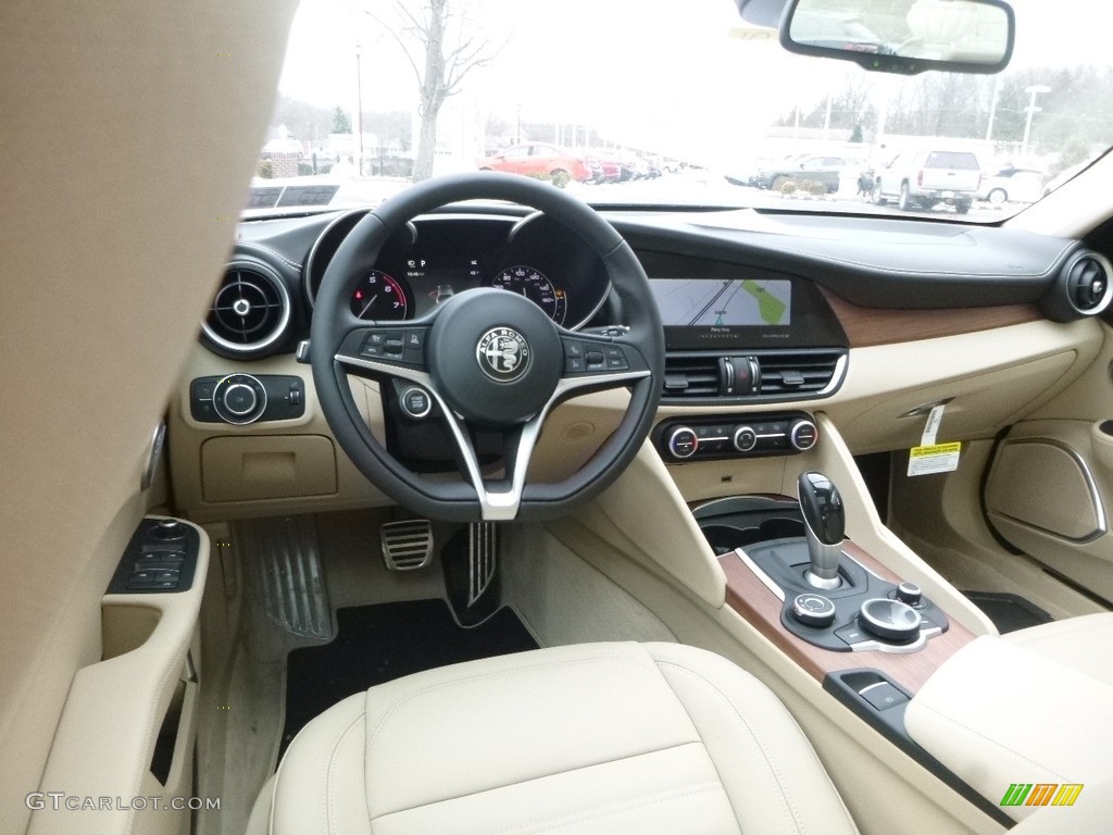 Black/Tan Interior 2018 Alfa Romeo Giulia Ti AWD Photo #125223781