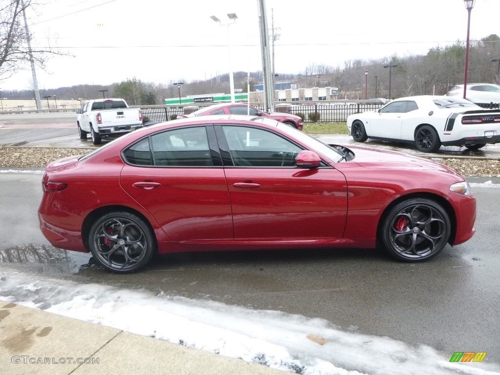 2018 Giulia Ti AWD - Rosso (Red) Competizione Tri-Coat / Black/Dark Gray photo #9