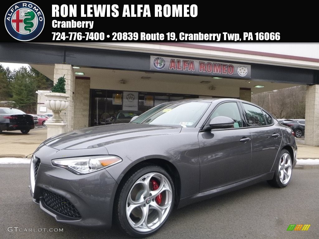 Vesuvio Gray Metallic Alfa Romeo Giulia