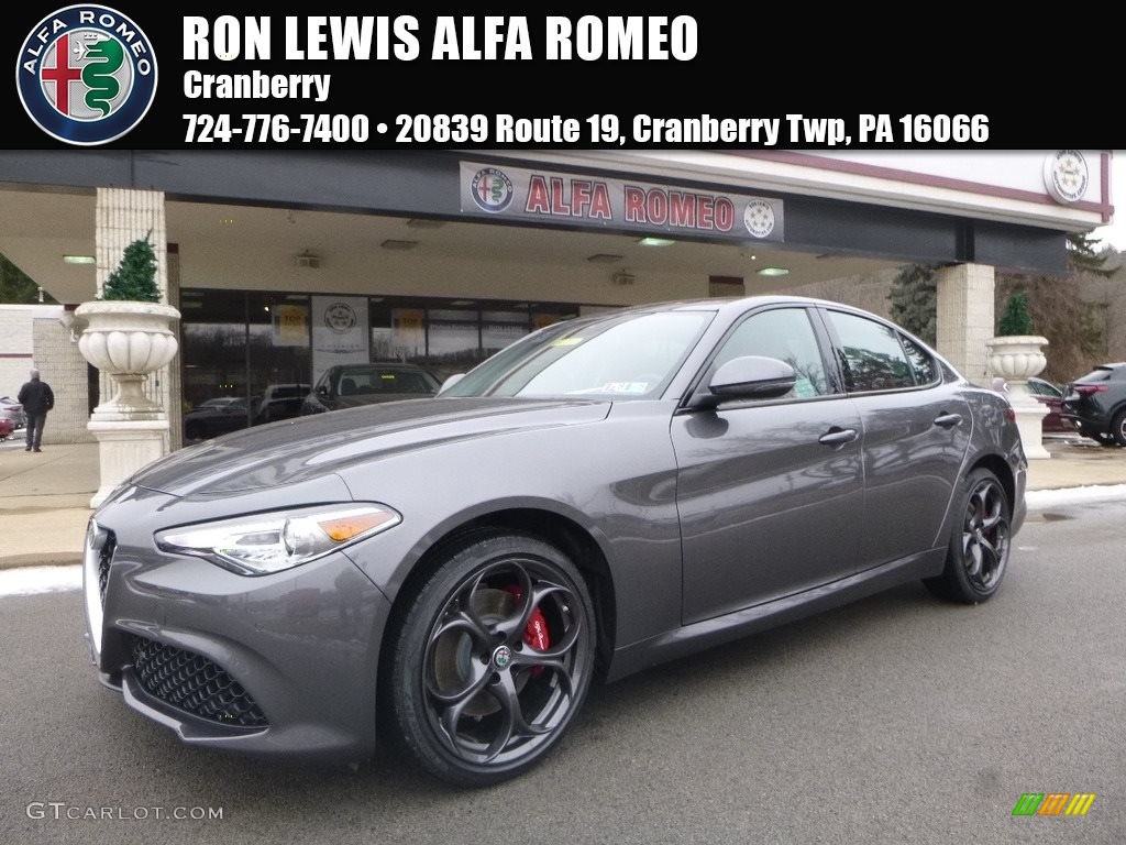 Vesuvio Gray Metallic Alfa Romeo Giulia