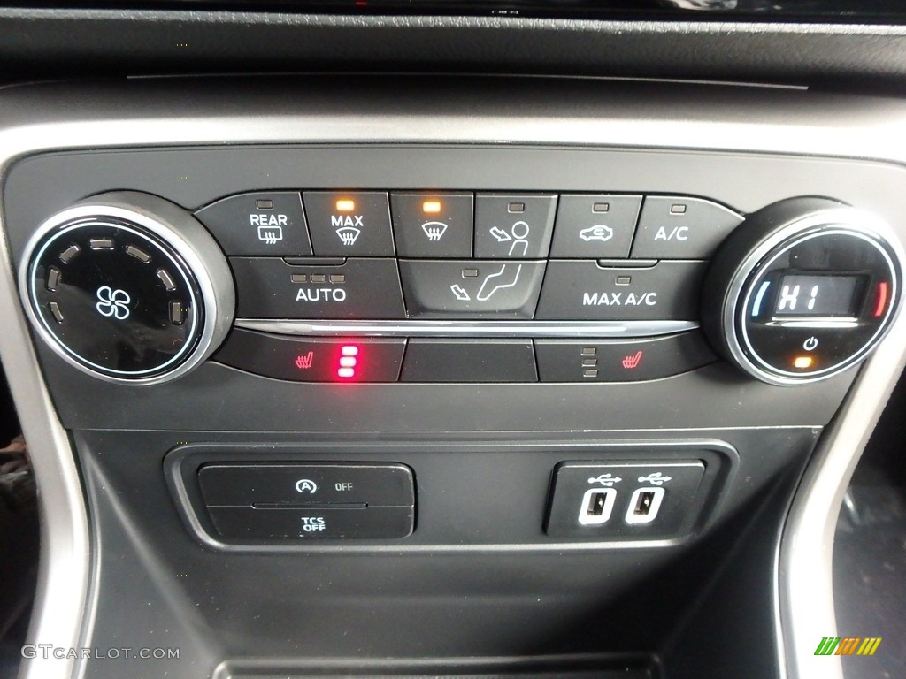 2018 Ford EcoSport Titanium 4WD Controls Photos