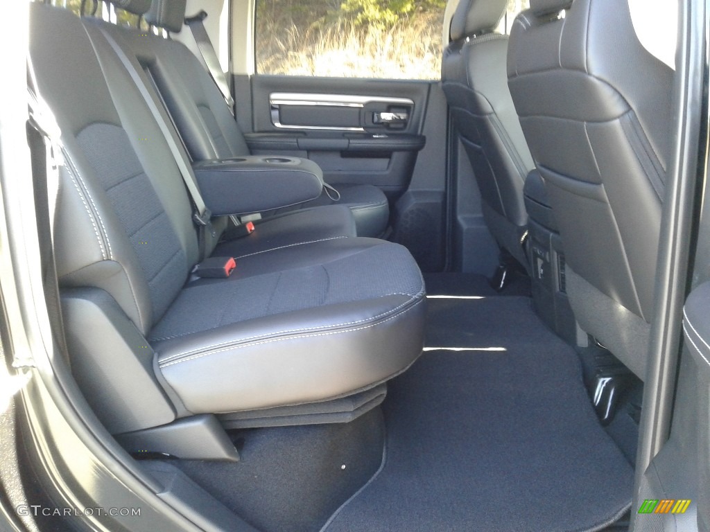 2018 1500 Sport Crew Cab 4x4 - Brilliant Black Crystal Pearl / Black photo #12